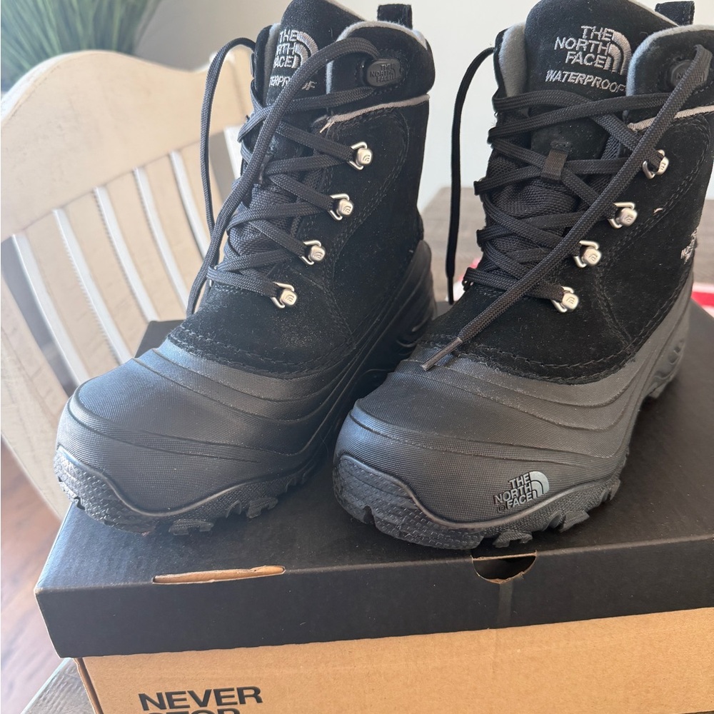 The North Face Kids Black Snow Boots